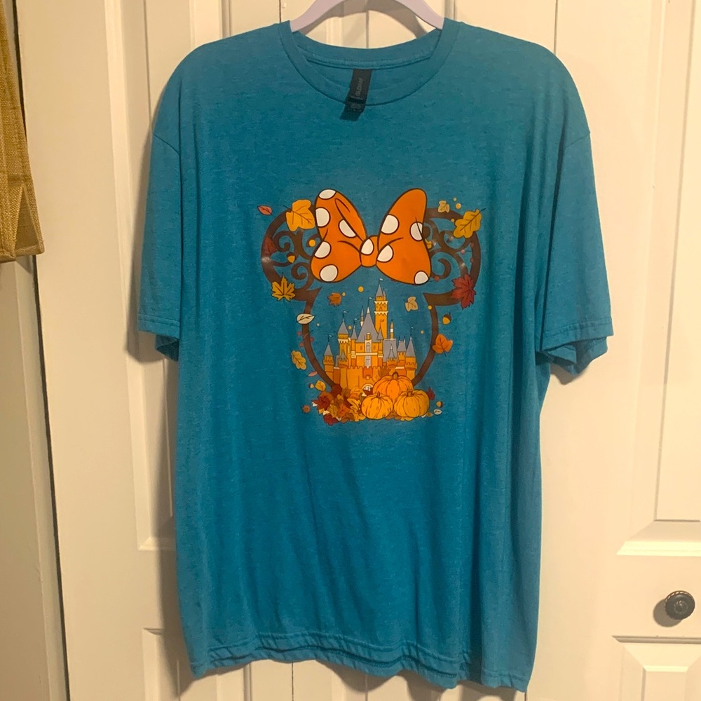 Gildan teal/aqua tee w/Fall Disney Orange Bow Design..size XL
